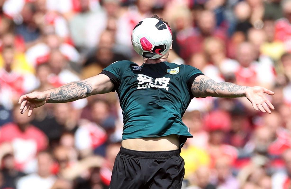 开云平台-里尔训练开放日,转会期迎来里程碑引欢呼,亚冠在即,阵容厚度经受考验的简单介绍