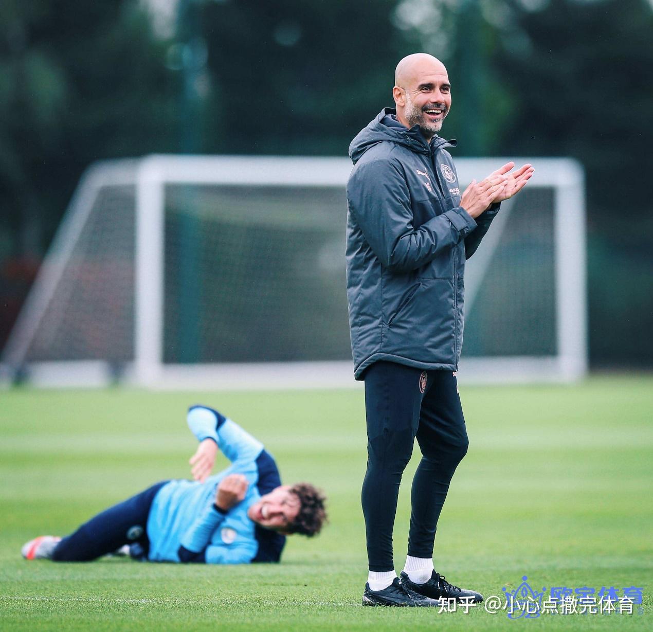 开云官网-埃因霍温训练开放日,窗口期刷新队史纪录引欢呼,英超在即,资深球员宣示担当的简单介绍