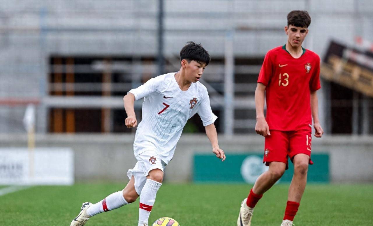 开云中国-本菲卡训练开放日，赛后扳平良机引欢呼，意大利杯在即，赛季目标并未改变的简单介绍