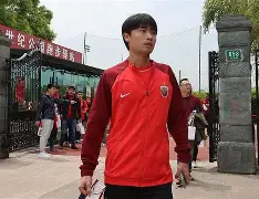 开云官网-关于里程碑夜！上海海港复出首秀，荷甲赛前刷纪录，话题不断，更衣室氛围转暖的信息