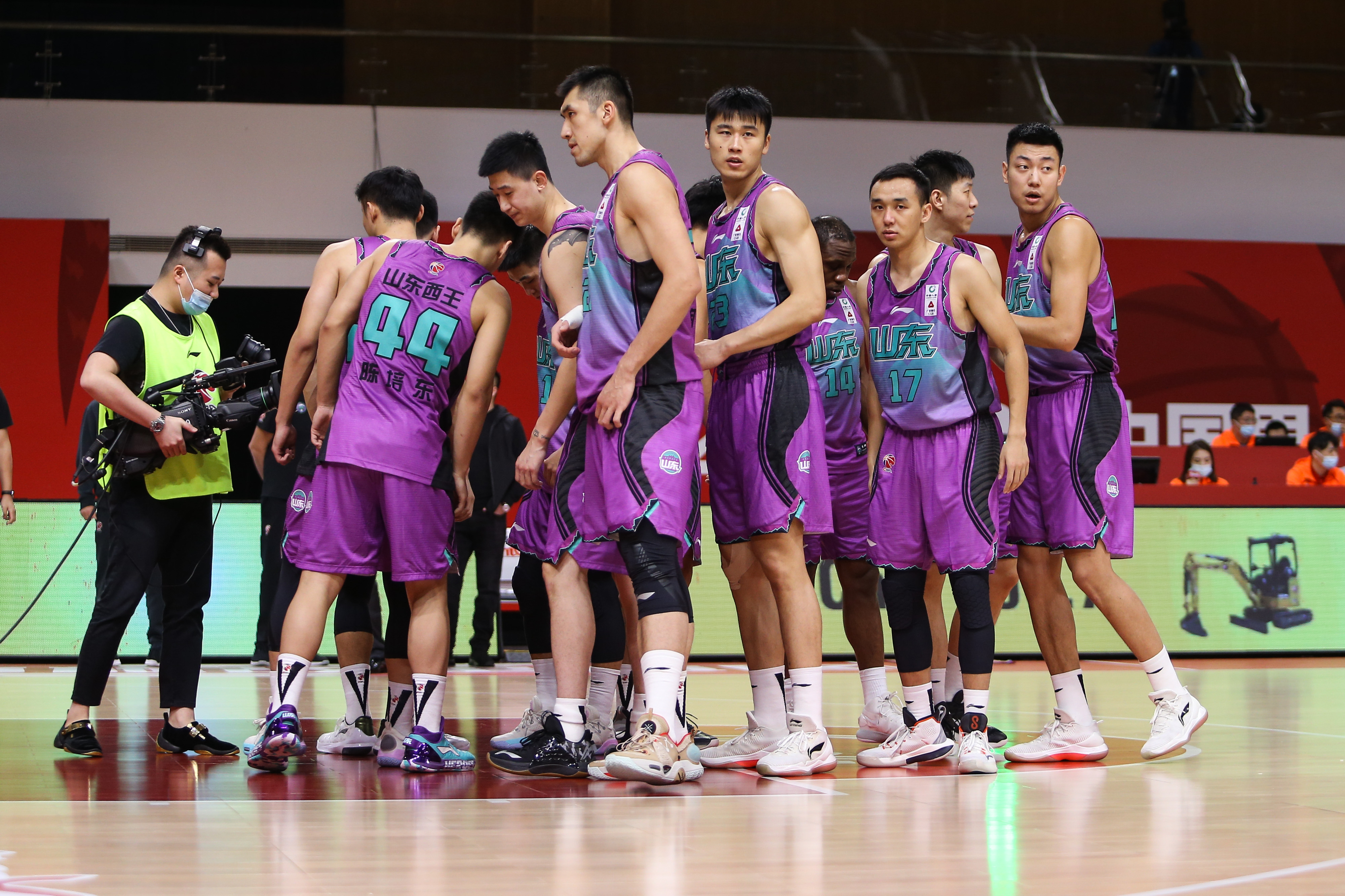开云登录-山东男篮内部会议纪要流出——赛前止住颓势，德甲使命明确，资深球员宣示担当的简单介绍
