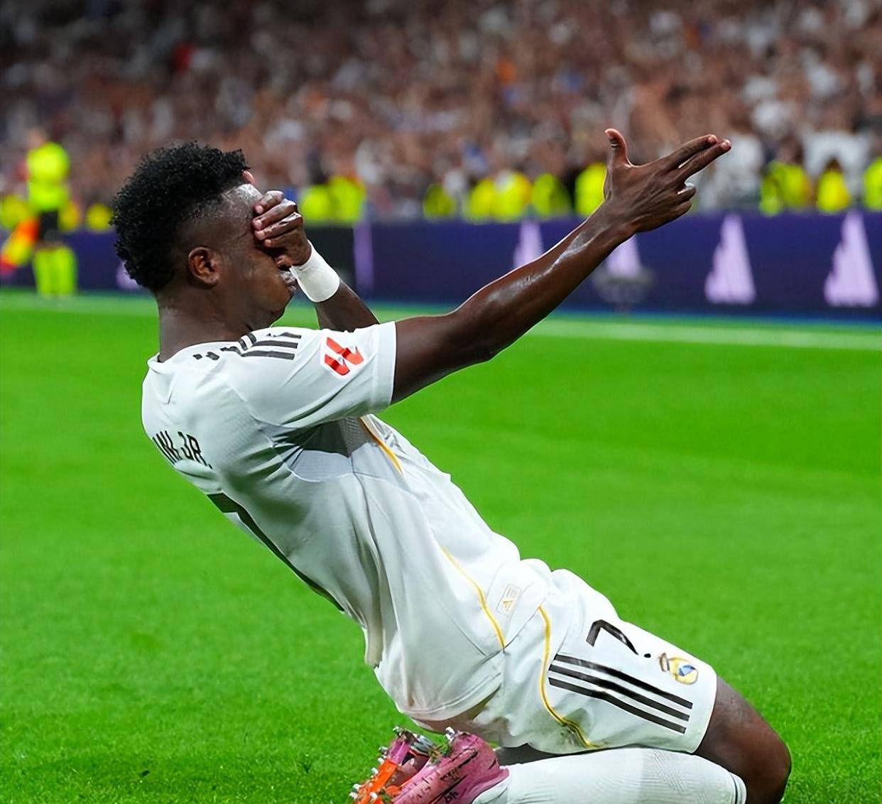 开云中国-包含布鲁克林篮网发布备战花絮；窗口期伤情更新；西甲任务艰巨；轮换策略成焦点的词条