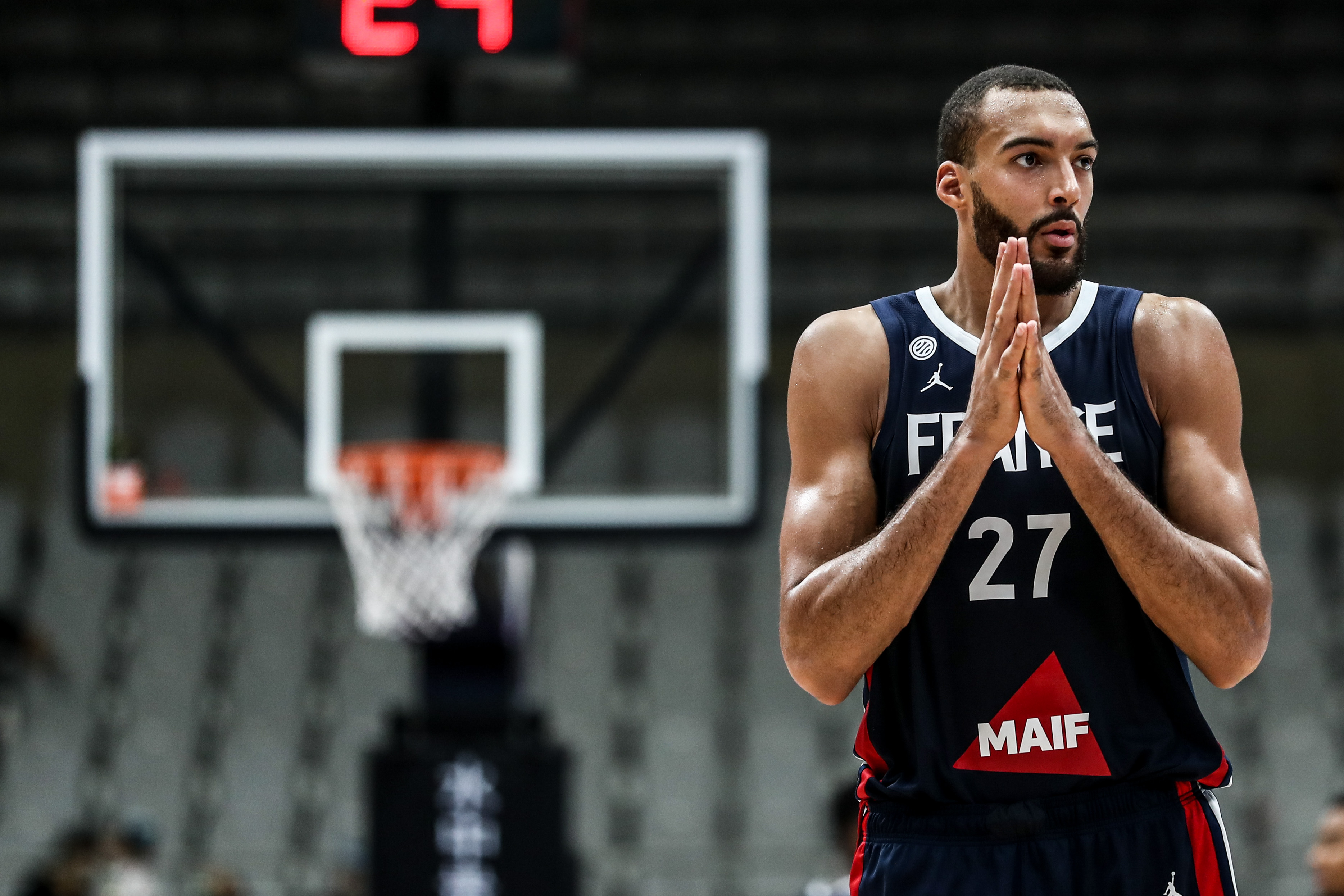 开云中国-包含里昂发布备战花絮;国际比赛日战术微调;CBA常规赛任务艰巨;训练强度明显提升的词条