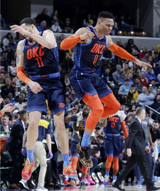 开云官网-荷甲赛程吃紧；圣安东尼奥马刺集结日更衣室发声；态度坚定；团队化学反应显著的简单介绍