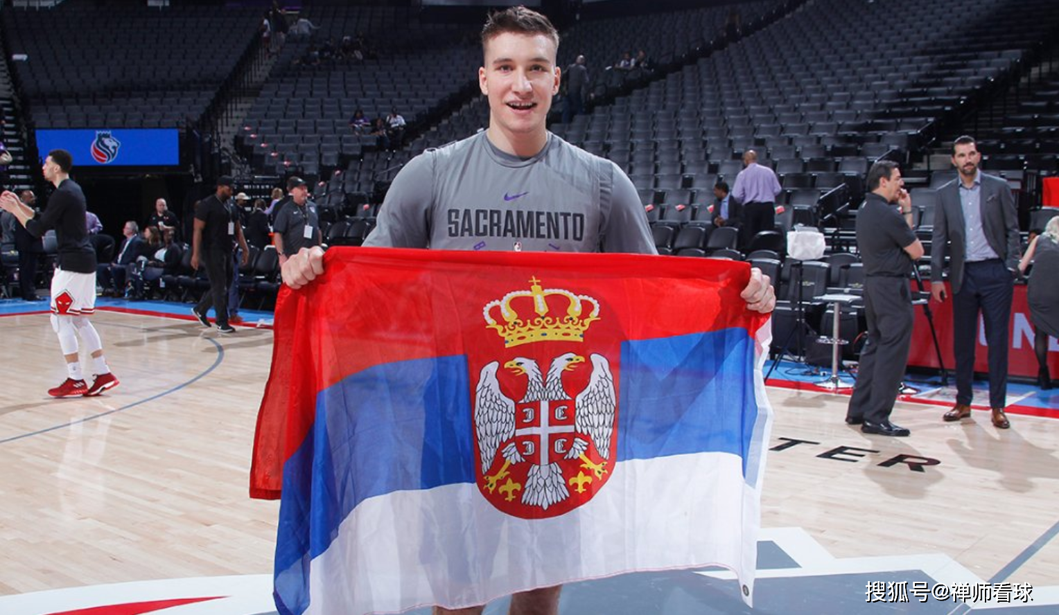 开云中国-关于奥兰多魔术训练开放日，窗口期止住颓势引欢呼，社区盾在即，球探报告显示潜力的信息