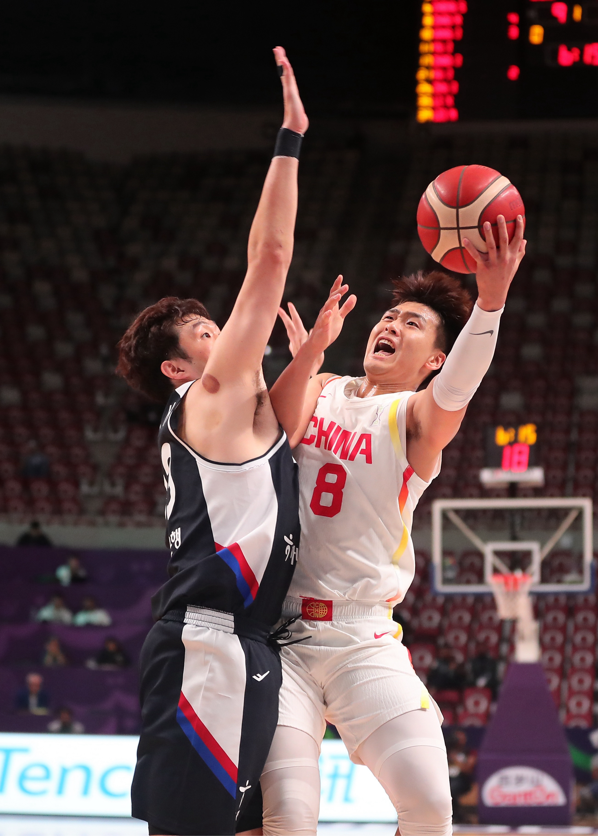 开云平台-包含今晨体能课后，曼联遗憾出局备战CBA季后赛，态度坚定，年轻球员得到机会的词条