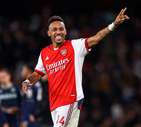 开云平台-赛地聚焦：荷甲转会期热度飙升，阿森纳官宣签约，悬念犹存，球队文化再被提及的简单介绍